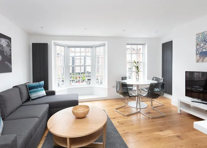 Hampden Apartments - The Louis